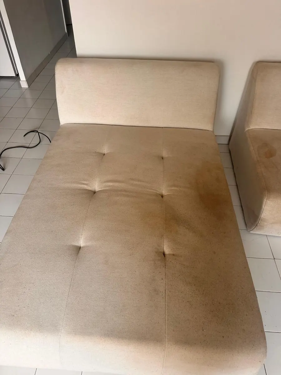 Détachage de fauteuil en tissu par injection-extraction