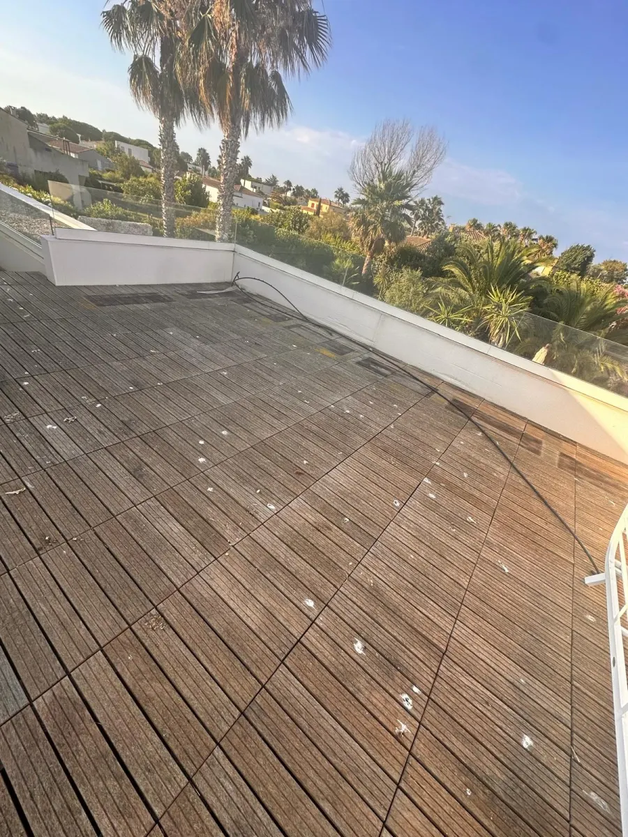 Nettoyage de terrasse en bois à Marseillan