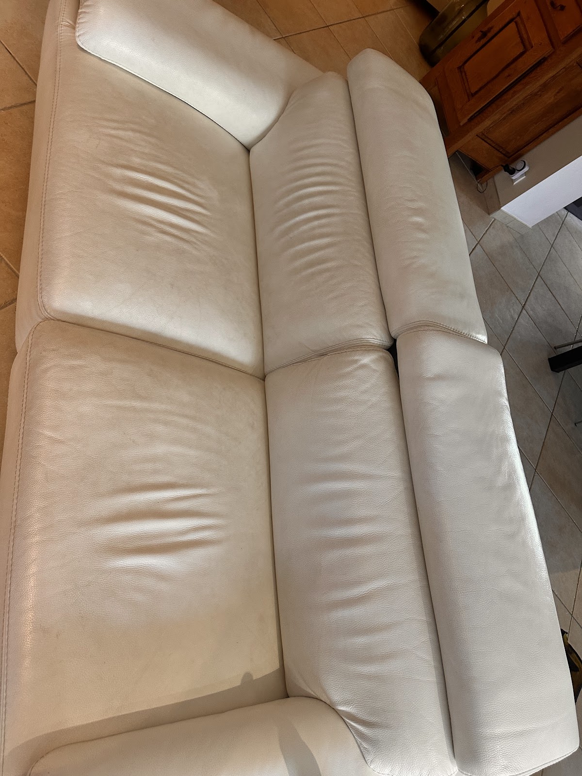 Réalisation détachage de fauteuil en tissu par Tout est clean occitanie